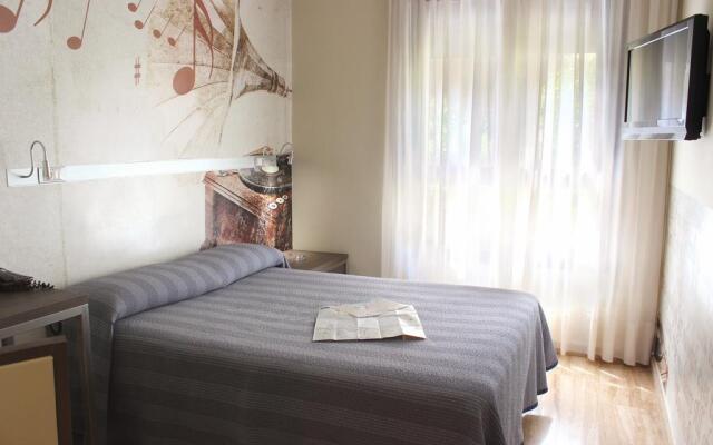 Hostal 4C Cuatro Caminos