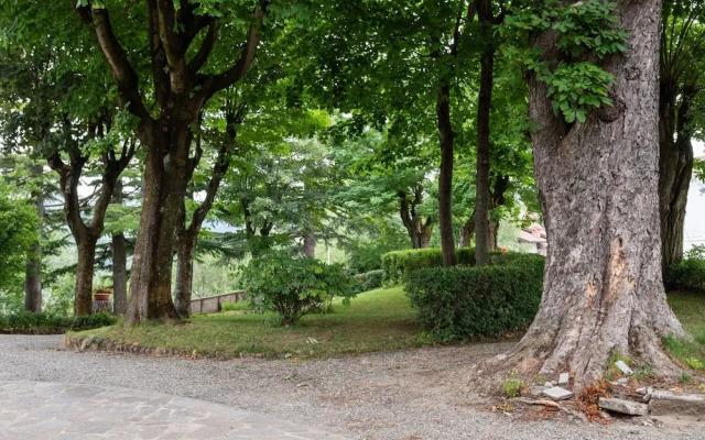 Mansion in Ovada With Pool and Scenic Hills