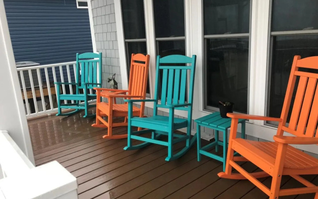 Flip Flops & Flamingos