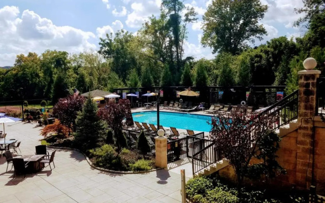 Rodeway Inn & Suites