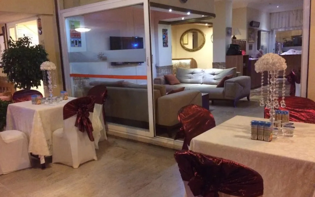 Ak Otel