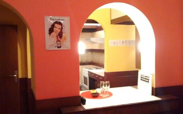 Traveler's Hostel & Apartments