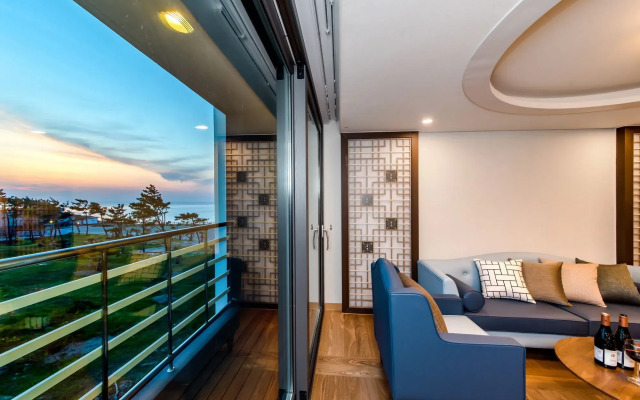 Jeju Marevo Beach Hotel