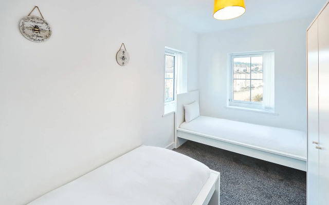 Host   Stay   House 1