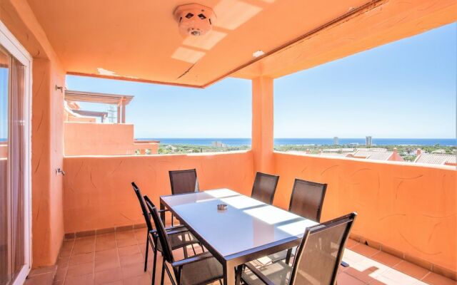 Relaxing 2 Bed 2 Bath - Sea and golf views DL24