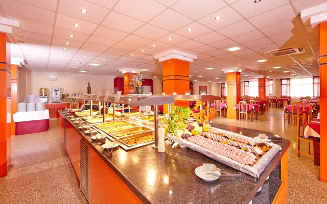 MLL Caribbean Bay Hotel