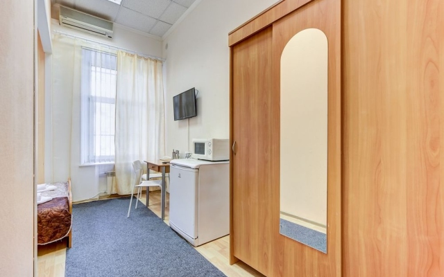 Avrora on Fontanka 85