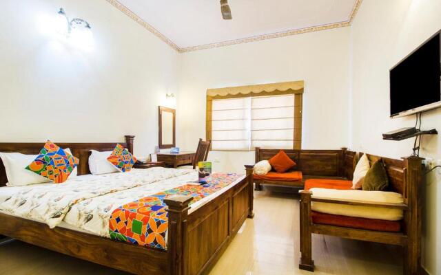FabHotel Raj Kothi