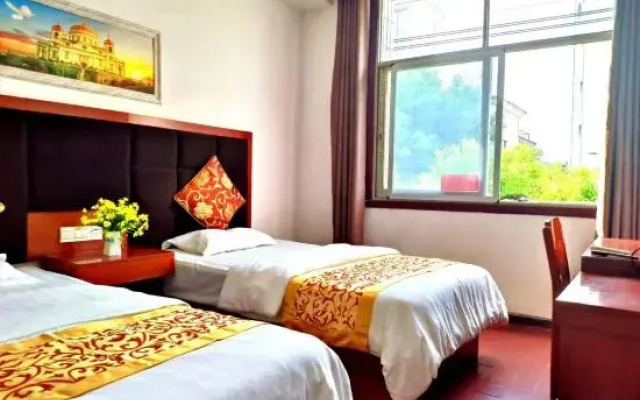 Yifeng Materials Hotel