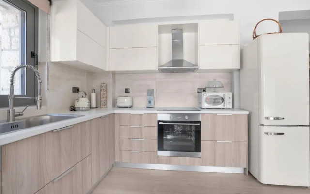 Villa Chriselia - 3 Bedrooms With Sea Access