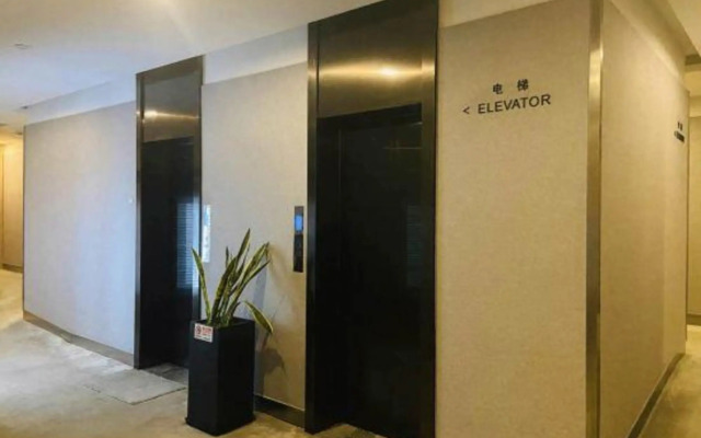 Foster Hotel (Shanghai Baoshan Road Subway Station)