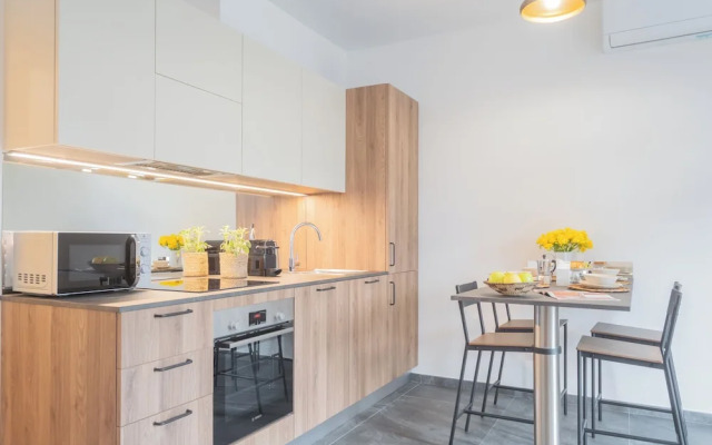 Cozy Nest on the Lake by Rent all Como