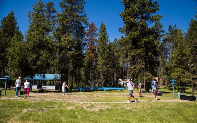 Bend-Sunriver Camping Resort Studio Cabin 6