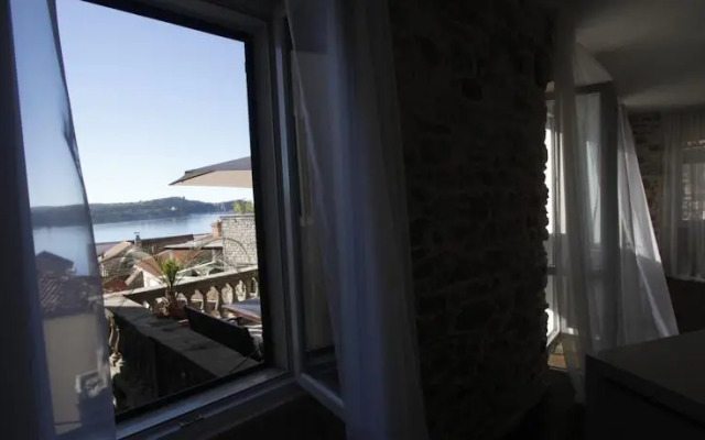 Grand Terrace Sea View Apartments