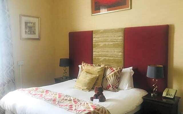 Clarence Court Hotel