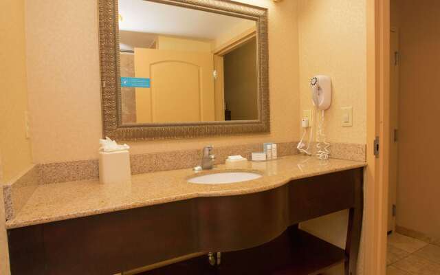 Hampton Inn & Suites Houston - Rosenberg