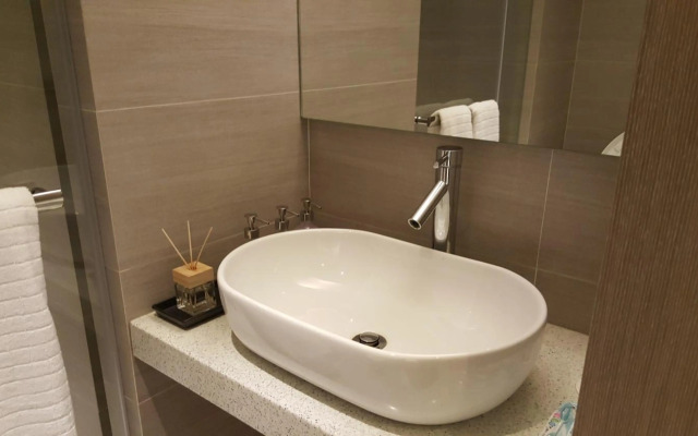 3 Bedrooms+1 Study room (Near Taipei 101 and MRT)