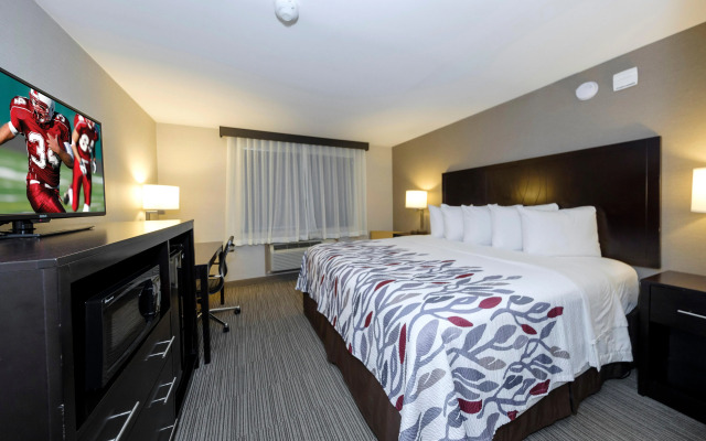 Red Roof Inn & Suites Newburgh – Stewart Airport/ West Point