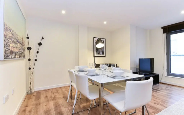 London Bridge Apartment