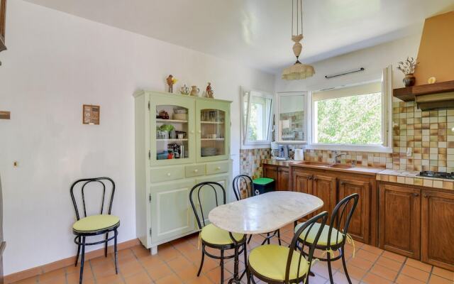 House With 3 Bedrooms in Oppède, With Wonderful Mountain View, Private