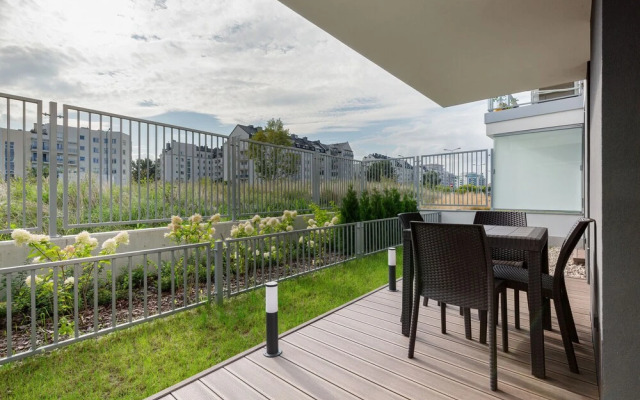 Warsaw Apartment Szajnowicza by Renters