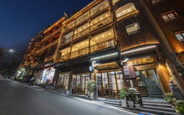 Longqi, Phoenix, waterfront, high end B & B – Exterior – Xiangxi