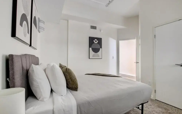 Amazing Downtown 1BR at Historic Block