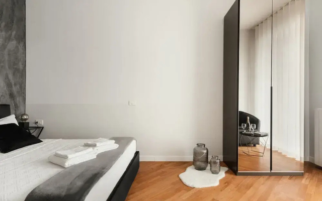 Deluxe Central Apartment