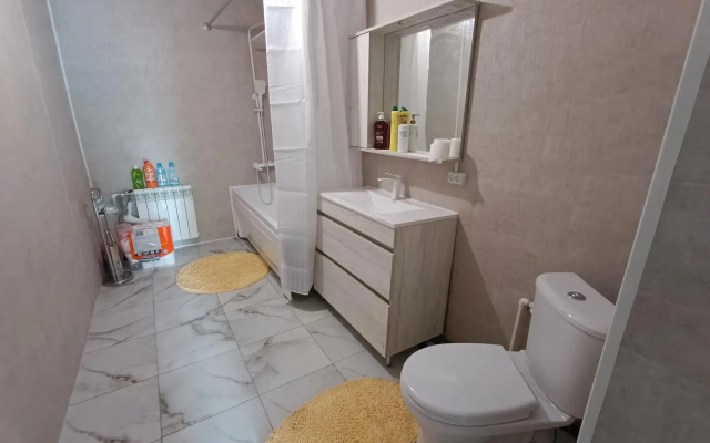 Апартаменты на Октябрьской Революции, 235