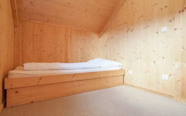Spacious Chalet near Kreischberg Ski Area