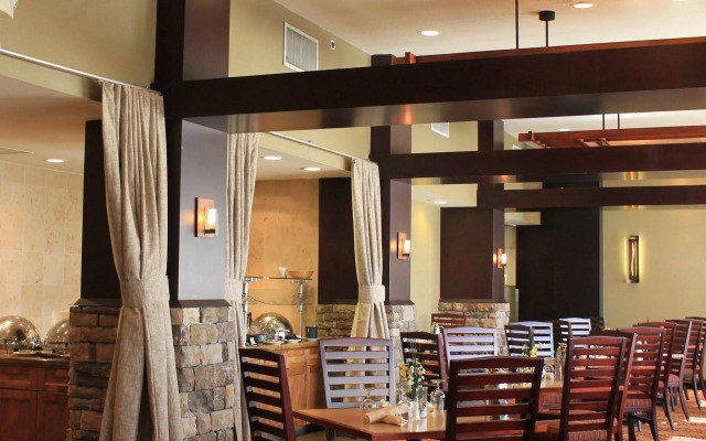 DoubleTree by Hilton Denver Cherry Creek