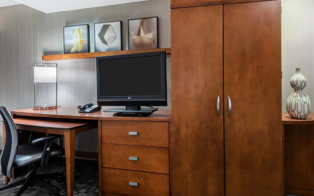 Courtyard By Marriott Danbury