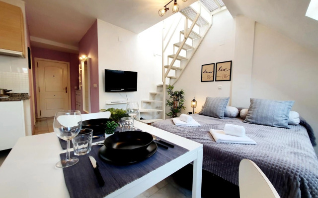 Captain's Penthouse Studio