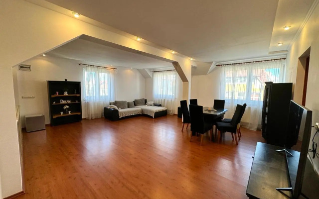 FLH - MIRA Apartments