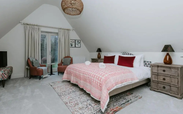 The Dragonfly - Central 2 Bedroom House