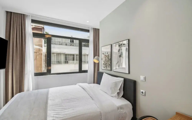 limehome Piraeus Olive