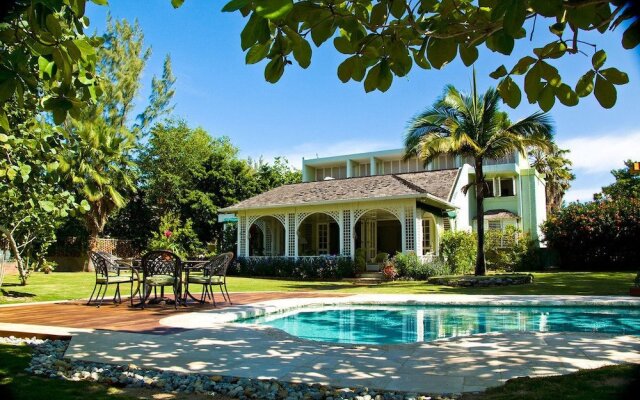 Seagrapes 5br by Jamaican Treasures
