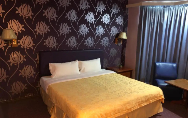 Kingston Hotel