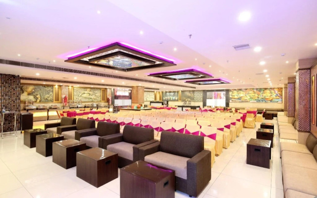 Hotel Grand M Lajjo By OYO Rooms