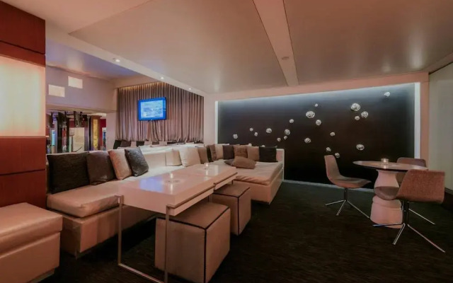 Renaissance Ocean Suites