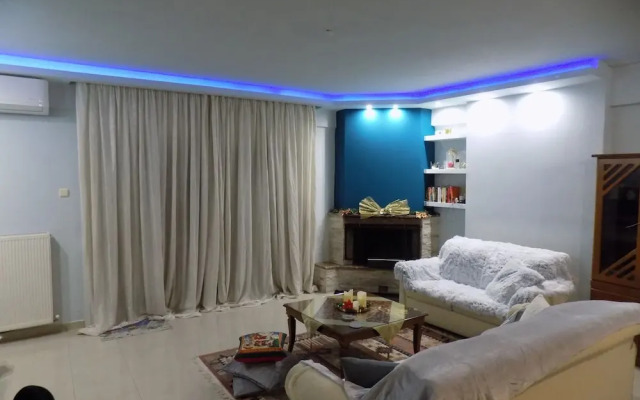 Natalys 2 Bd Gorgeous Apt in Volos