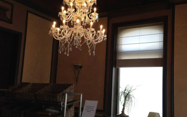 Golden Tree Hotel