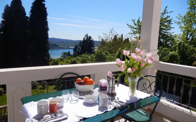 White Lilac romantic B&B adults only