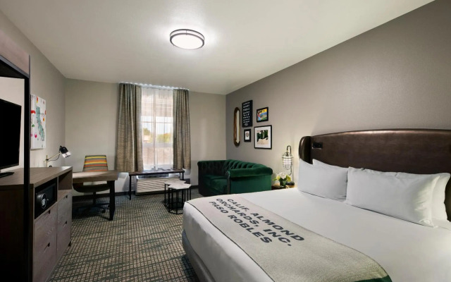 Oxford Suites Paso Robles