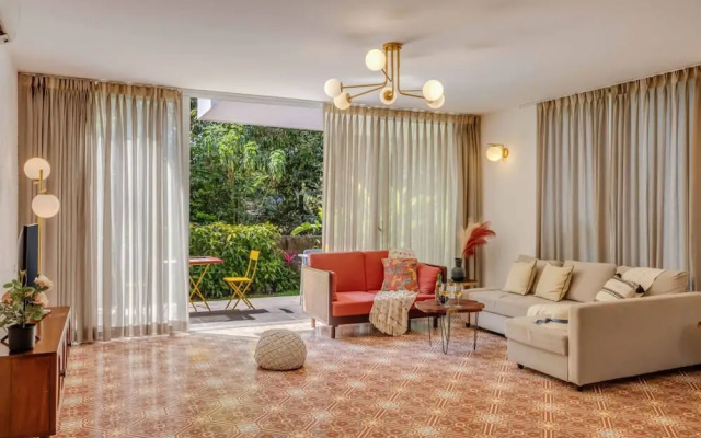 Stylish 2BR w Pool Near Candolim and Coco Beach
