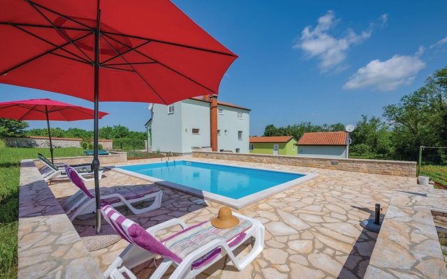 Beautiful Home in Sv.lovrec With Wifi, Outdoor Swimming Pool and 2 Bedrooms