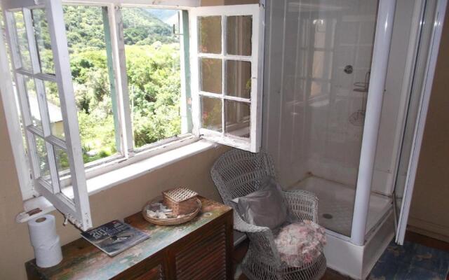 Fairy Knowe Backpackers
