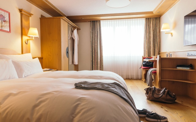La Couronne Hotel & Spa – Guest Rooms – Zermatt