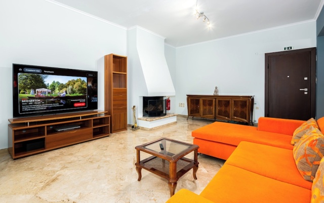 Spacious 144sqm flat near Mount Ymittos