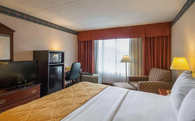 Clarion Inn Fairmont